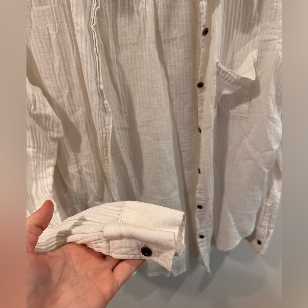 Universal Thread Button Up - Picture 2 of 5